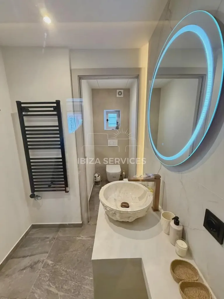 Bagni - Renovated Duplex with Sea View in La Marina