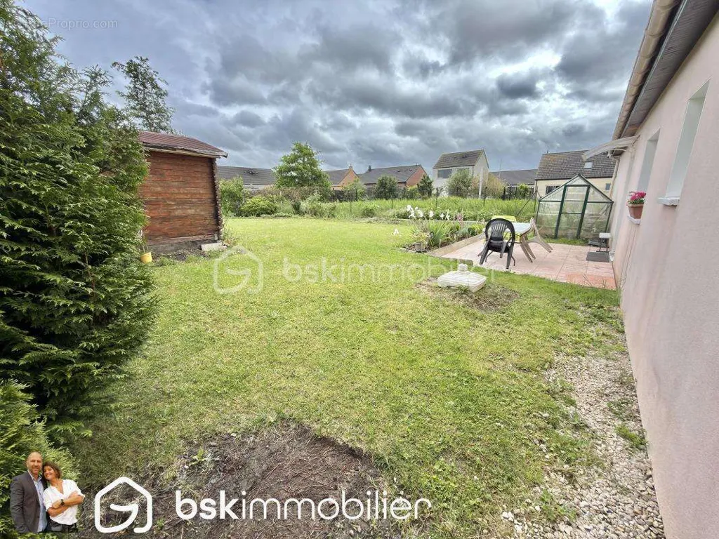 Aed - Recent Detached House with Terrace in Ostricourt
