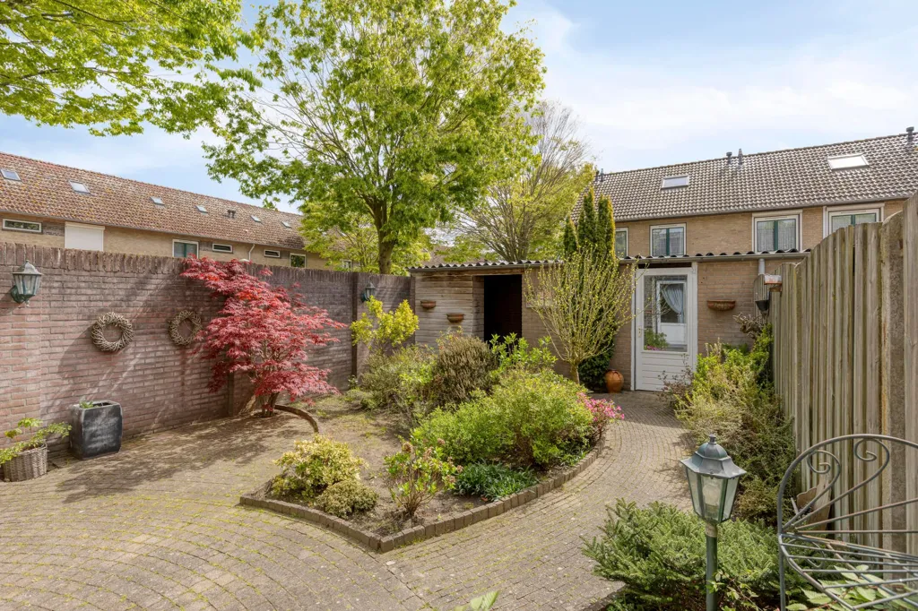 Jardin - Modernised Corner House with Garden in Tempel