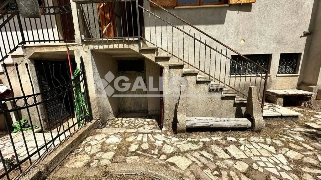 Rooms - Villa with Multiple Apartments near Camigliatello Silano