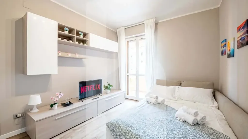 Magamistoad - Modern Studio with Balcony in Pisa