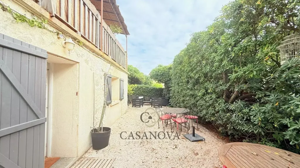 Terrasse - Appartement Luxueux avec Piscine à Saint-Pierre-sur-Mer