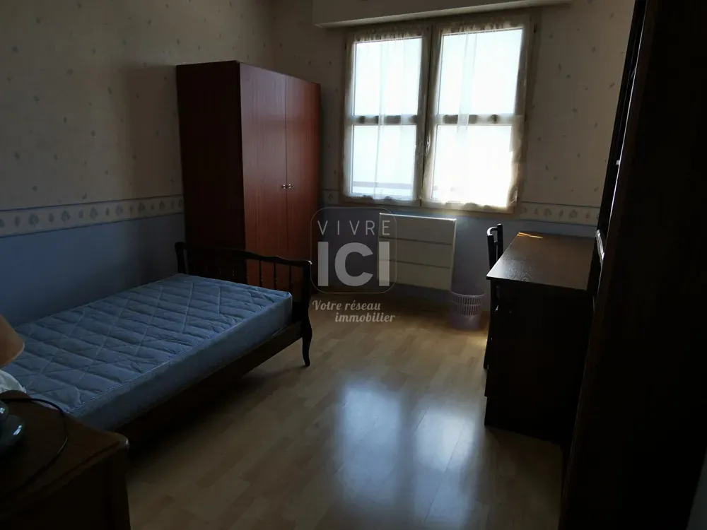 Magamistoad - 3-Bedroom Apartment with Balcony in Angers
