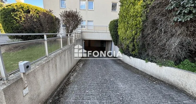 Välivaade - Secure Garage with Badge Access in Montpellier