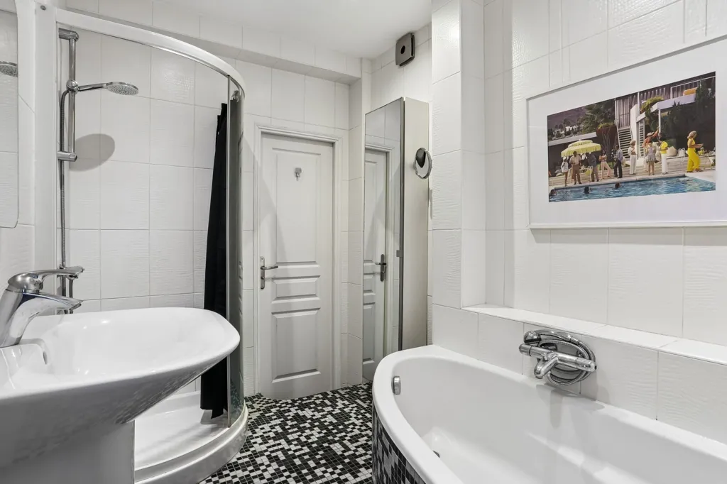 Salles de bain - Appartement Luxe avec 4 Chambres à Paris 10ème