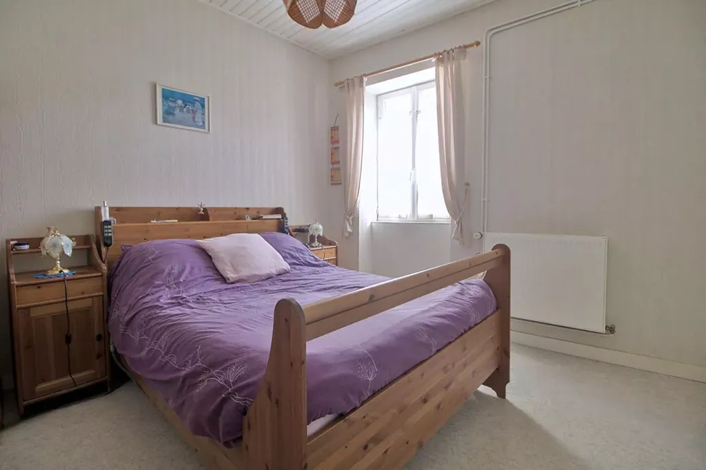 Chambres - Maison avec Jardin et Garage à Les Magnils Reigniers