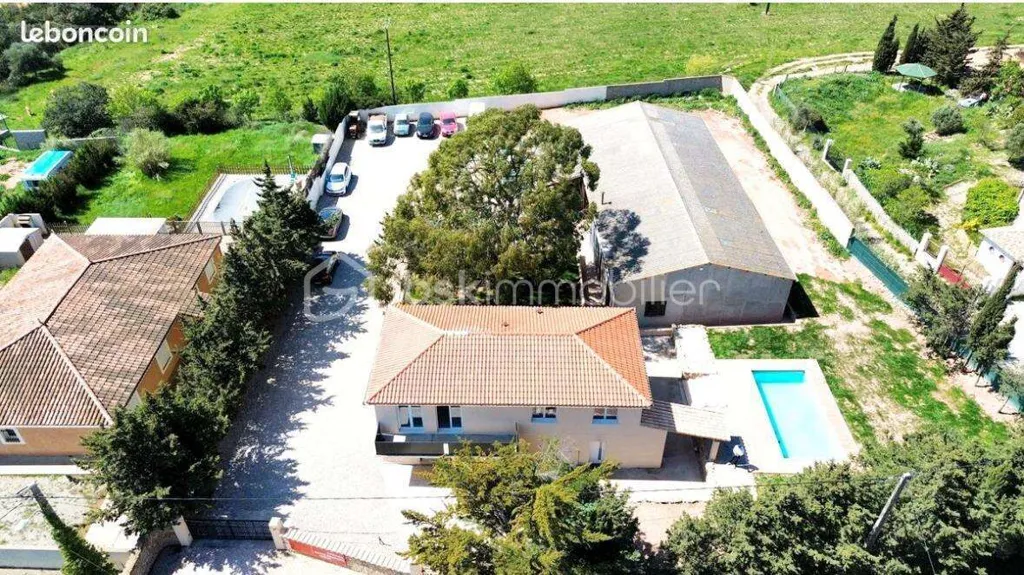 Õhuvaade - Mixed-Use Property with Pool in Monseret