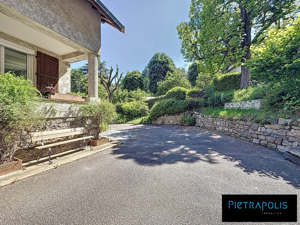 Välivaade - Rustic Farmhouse with Garden on Brignais Heights