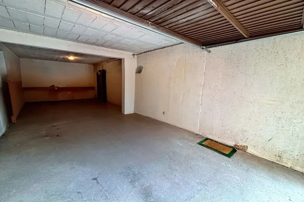 Garage - 3-Bed Apartment with Balcony near Tarnos Beach