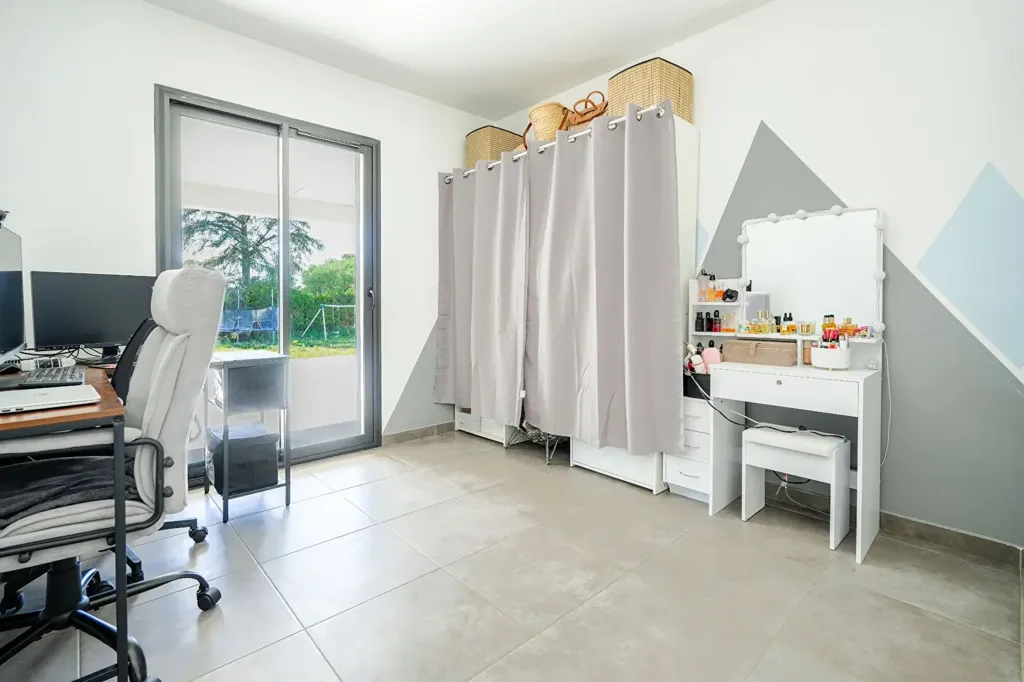 Bureau - Maison avec Piscine et Jardin à VENTABREN