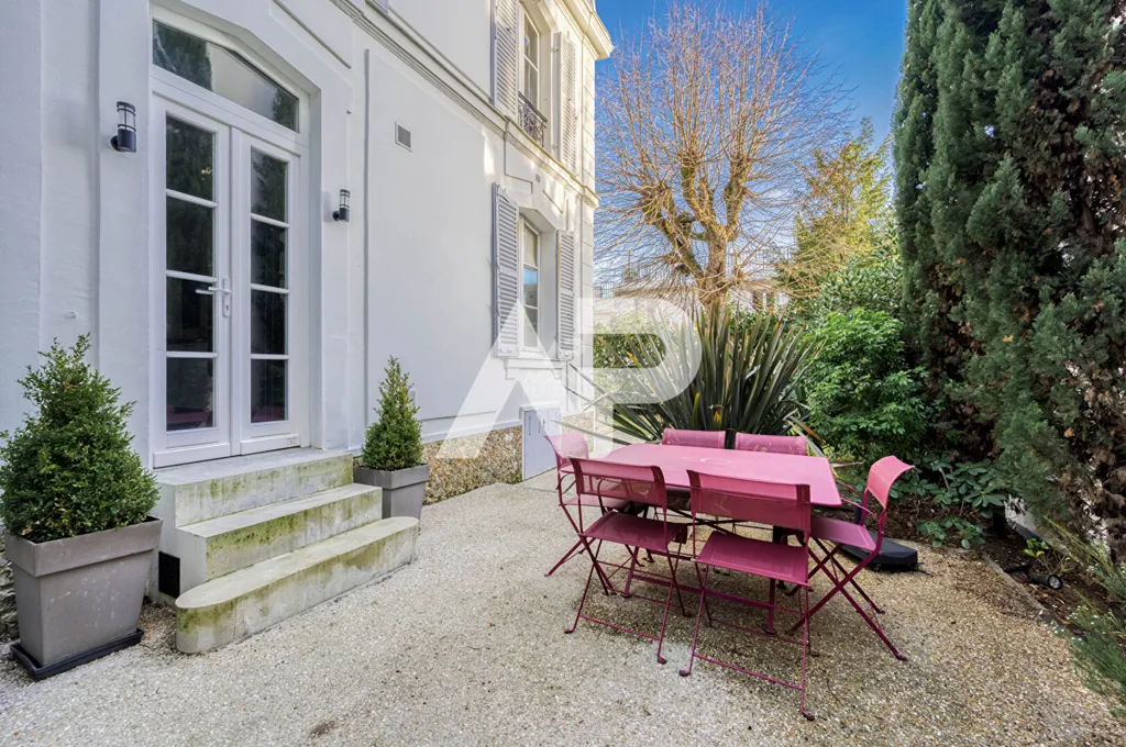 Terrass - Charming Demeure with Garden in Sevres Rive Droite