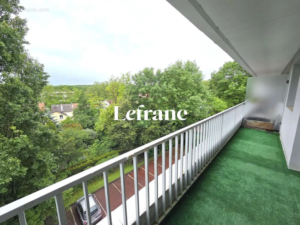 Balcon - Appartement dernier étage avec balcon à Garches