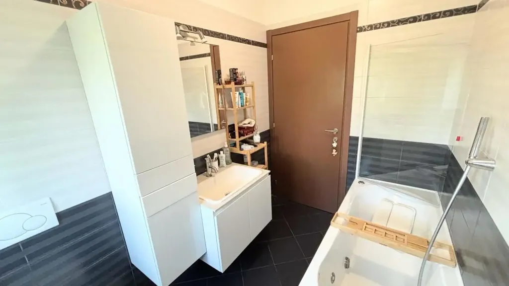 Bagni - Apartment with Balconies in Ossona