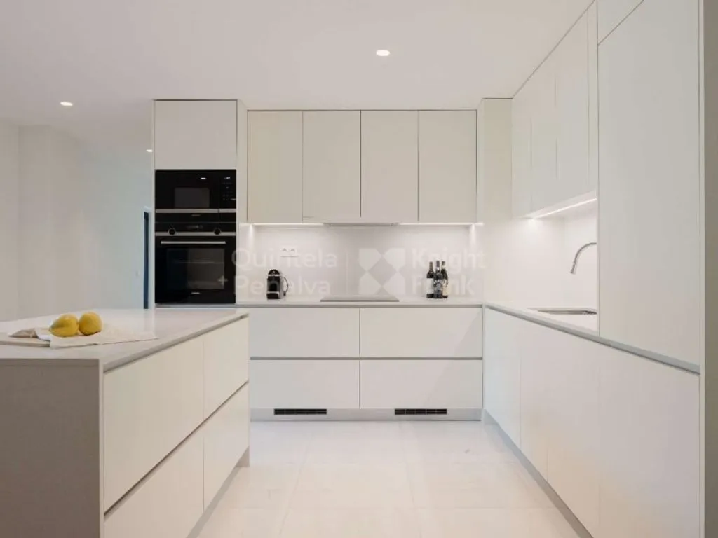Kitchen - Luxury Flat with Balcony in Avenidas Novas