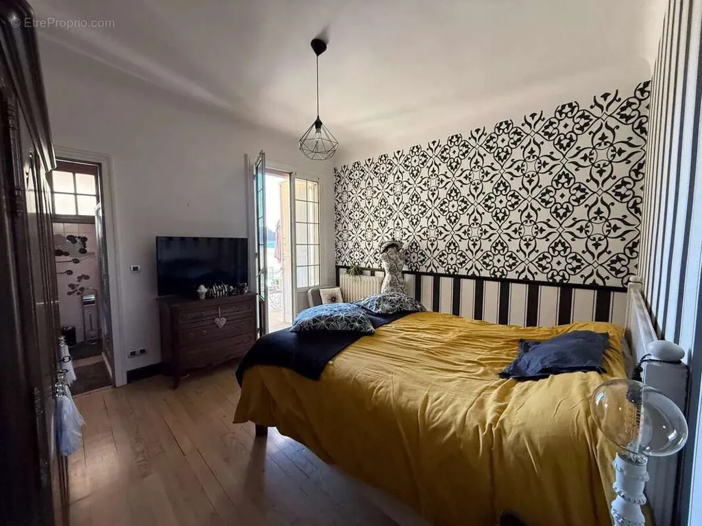 Bedrooms - Spacious House with Pool in Sauveterre-de-Béarn