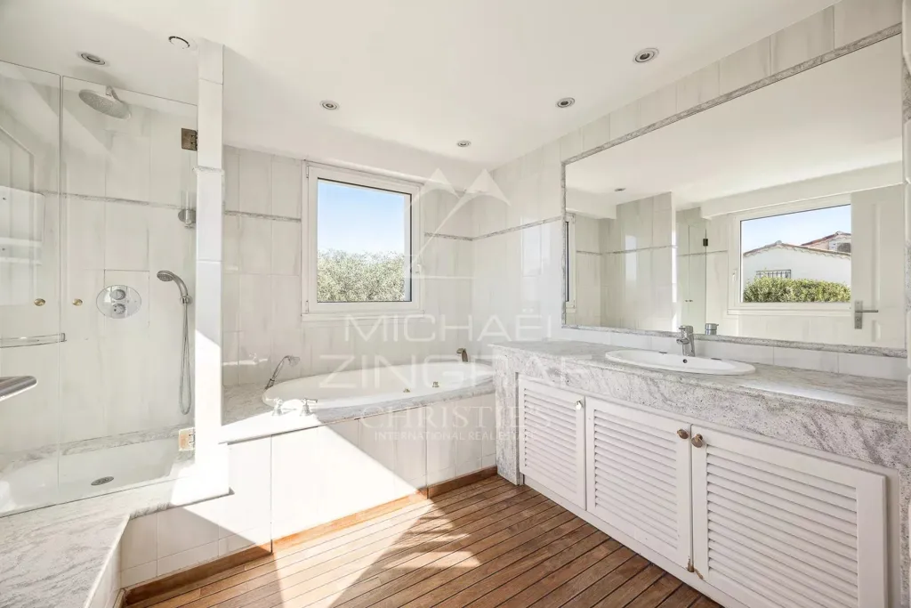 Vannitoad - Modernised Provençal Villa with Sea View in Cannes