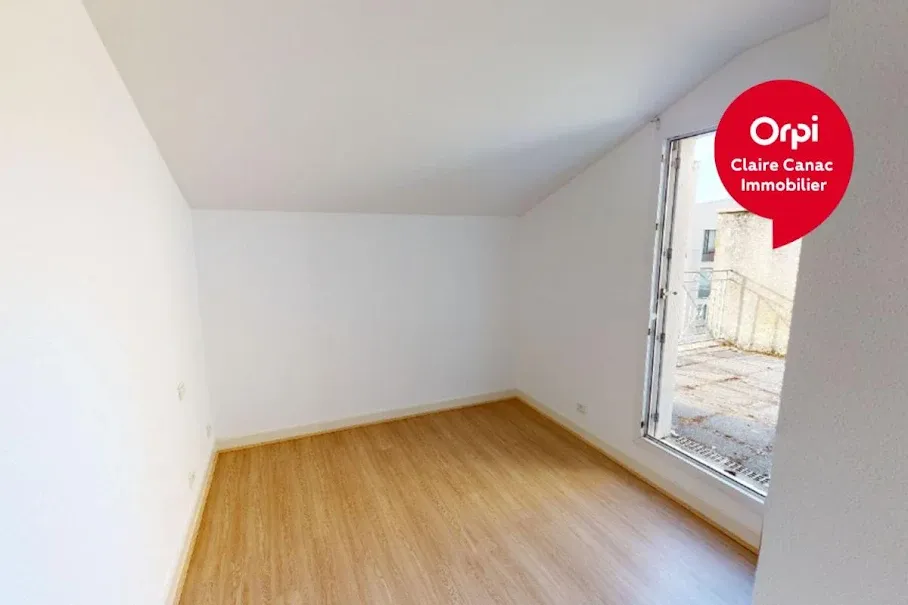 Pièces - Appartement Rénové avec Balcon à Castres