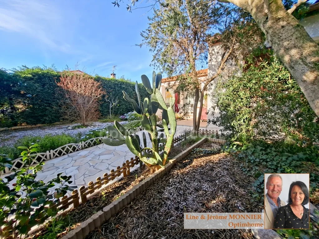 Garden - 3-Faced Villa with Workshop in Trouillas