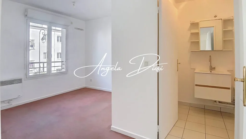 Pièces - Appartement avec Balcon et Parking à Antony