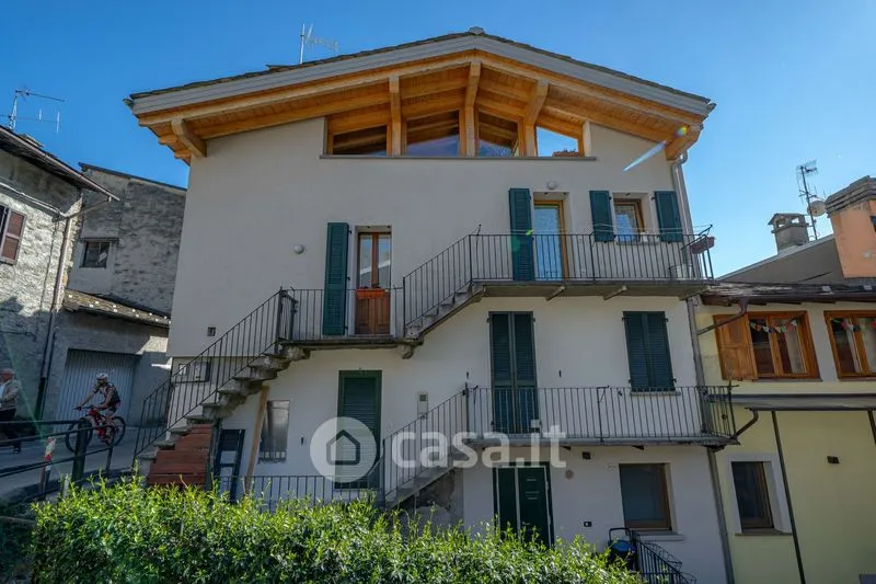 Välivaade - Rearranged Apartment with Balcony in Sondrio