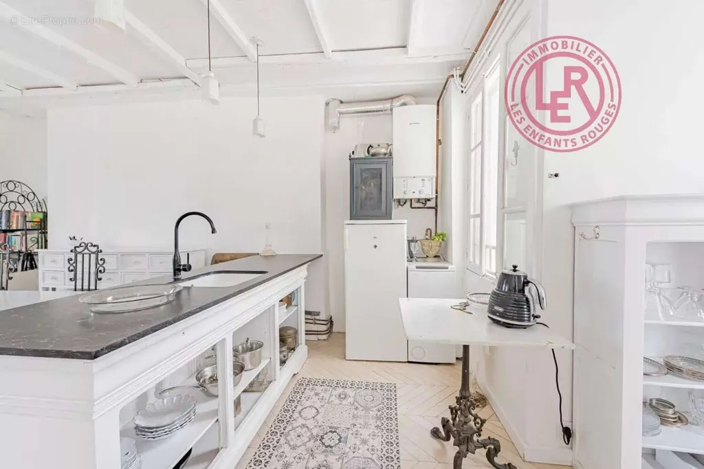 Cucina - 2-Bedroom Parisian Flat with Eiffel Tower View