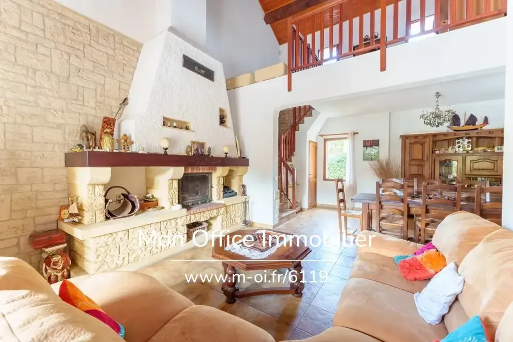 Séjour - Villa avec Piscine et Appartement Indépendant à Sausset-les-Pins