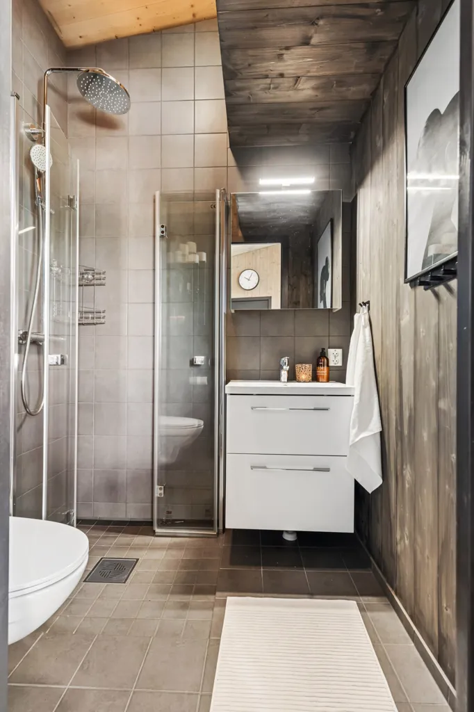 Salles de bain - Modern Holiday Home with River View near Oslo