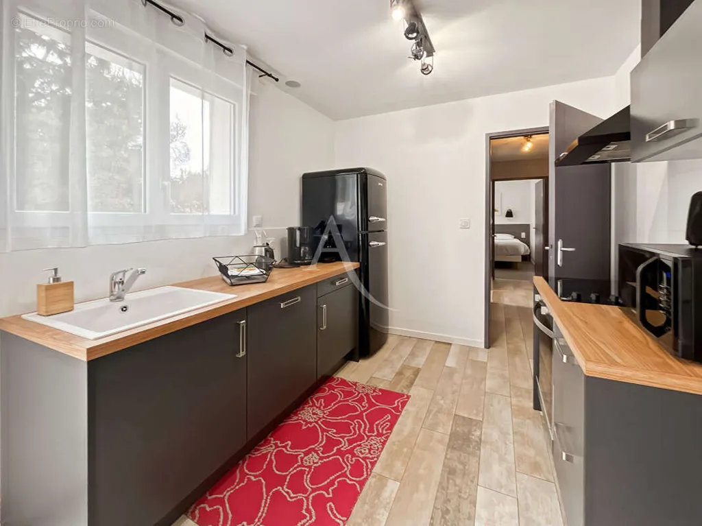 Köök - Renovated House with Spa near Forest and Beach