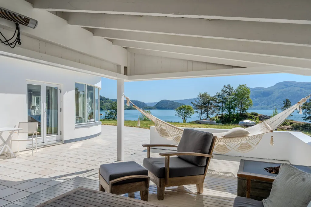 Terrasse - Two-Property Retreat with Sea View in Vikedal