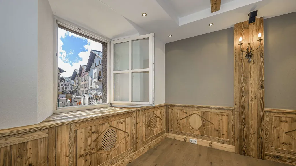 Pièces - Exclusive Office in Kitzbühel City Centre