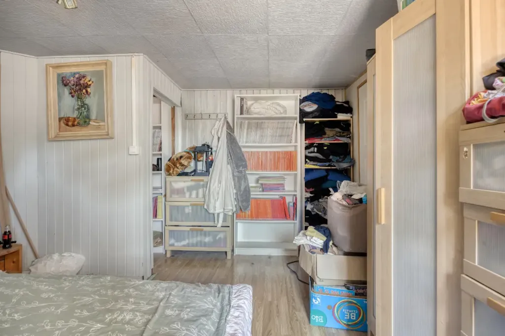 Chambres - Immeuble de Coin Historique à Mollem