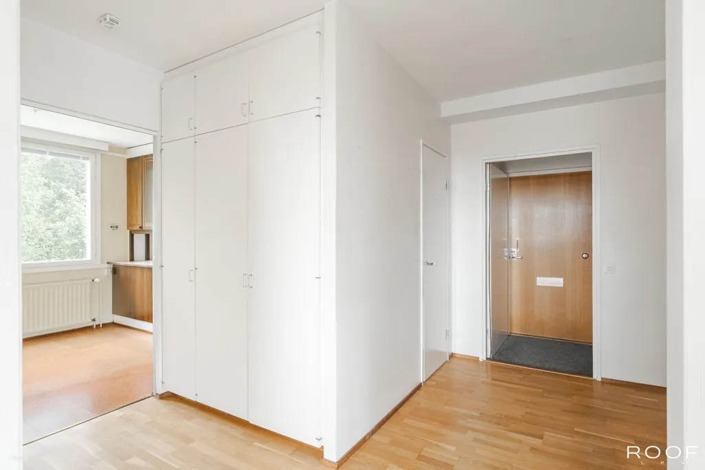 Esik - Bright Apartment with Balcony in Salo