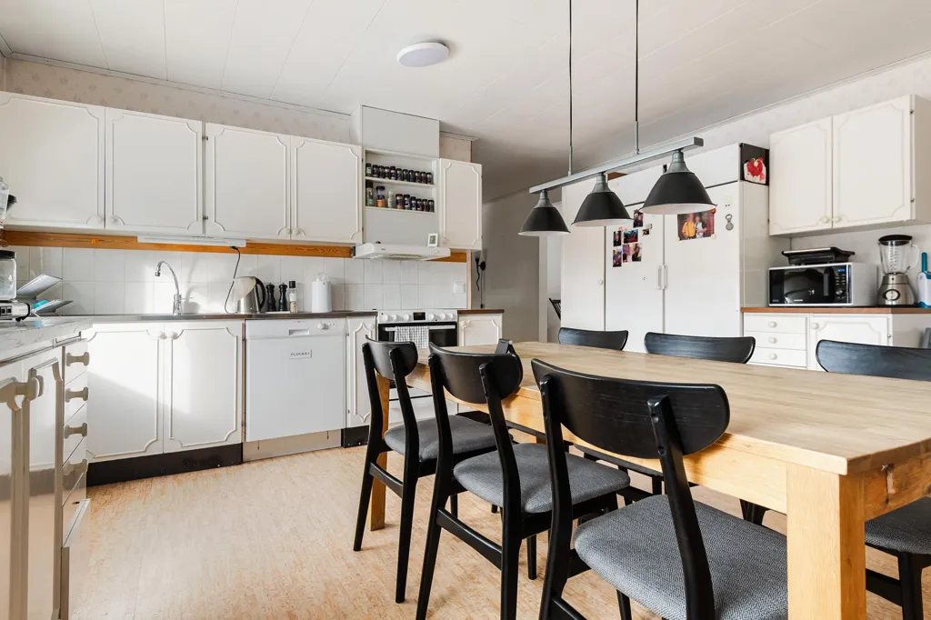 Comedor - Well-Planned Villa with Private Garden in Varberg