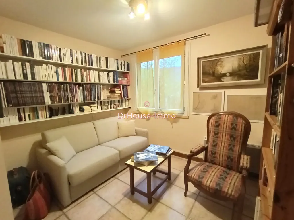 Bureau - Maison Indépendante avec Grand Terrain à Proximité