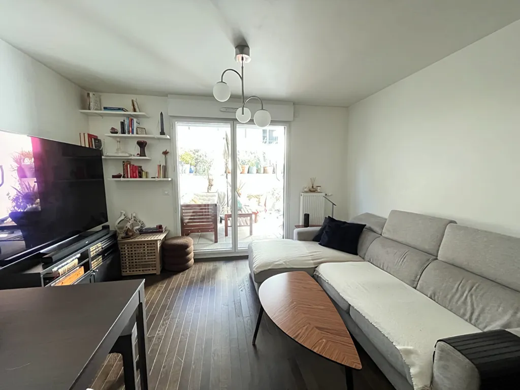Séjour - Appartement en Rez-de-Jardin avec Jardin à Suresnes