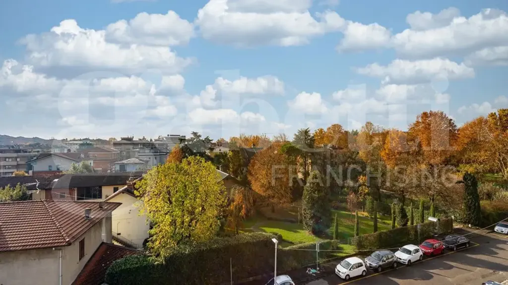 Jardin - Modernised Apartment with Balcony in Monza