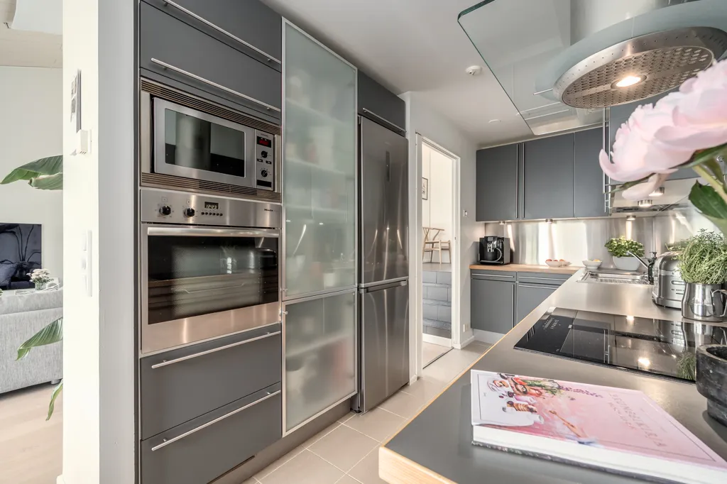 Cucina - Modernised Apartment with Sauna in Nuottaniemi, Espoo