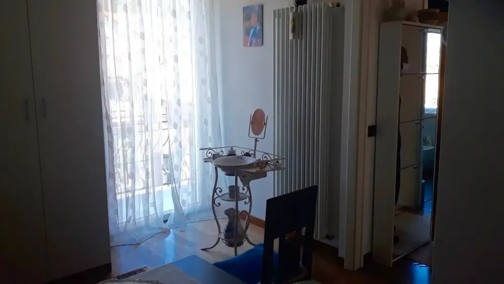 Bureau - Independent Villa with Terrace in Ameglia