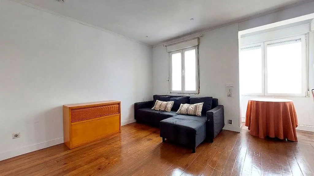 Elutuba - Terraced Flat with River View in Lamiako