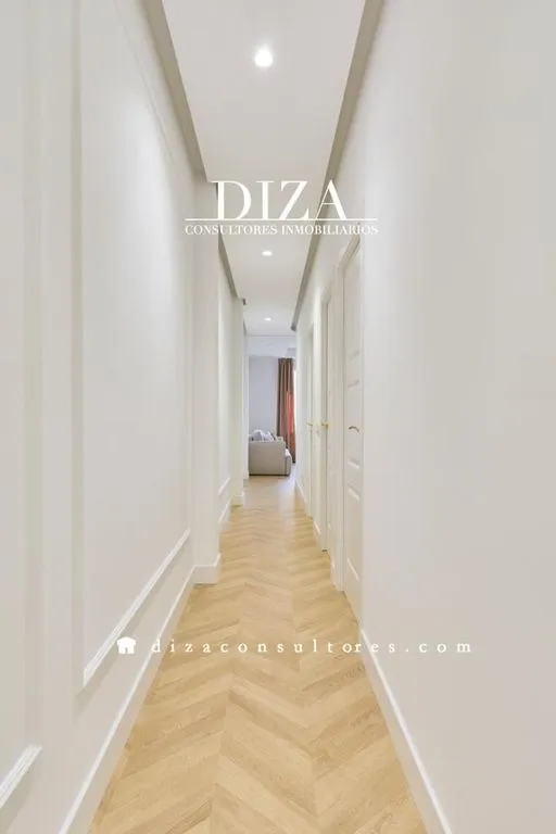Entrée - Luxury Apartment in Madrid