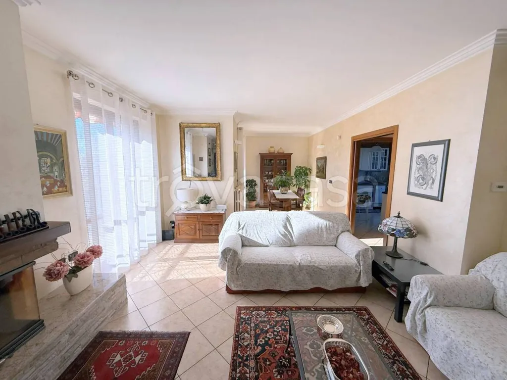 Elutuba - Two-Level Apartment with Terraces in Rivalta di Torino