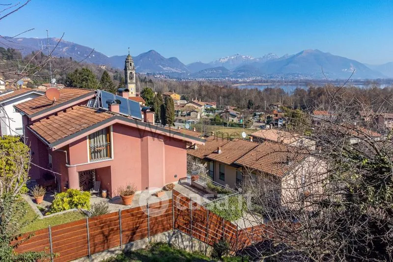 Aed - Contemporary Villa with Lake View in Alserio