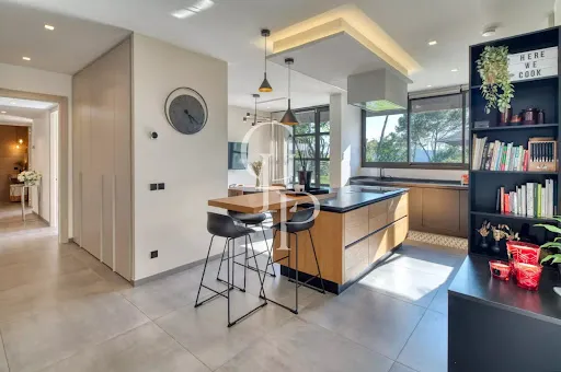 Cuisine - Villa de Luxe avec Piscine à Mouans Sartoux