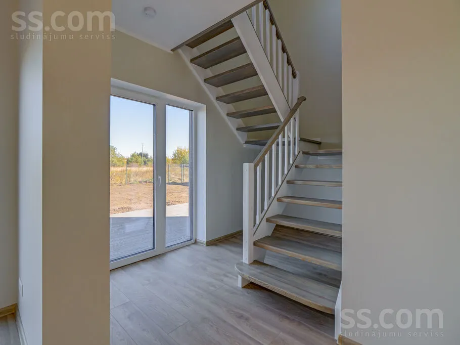 Toad - Two-Storey House with Terrace in Ielejas