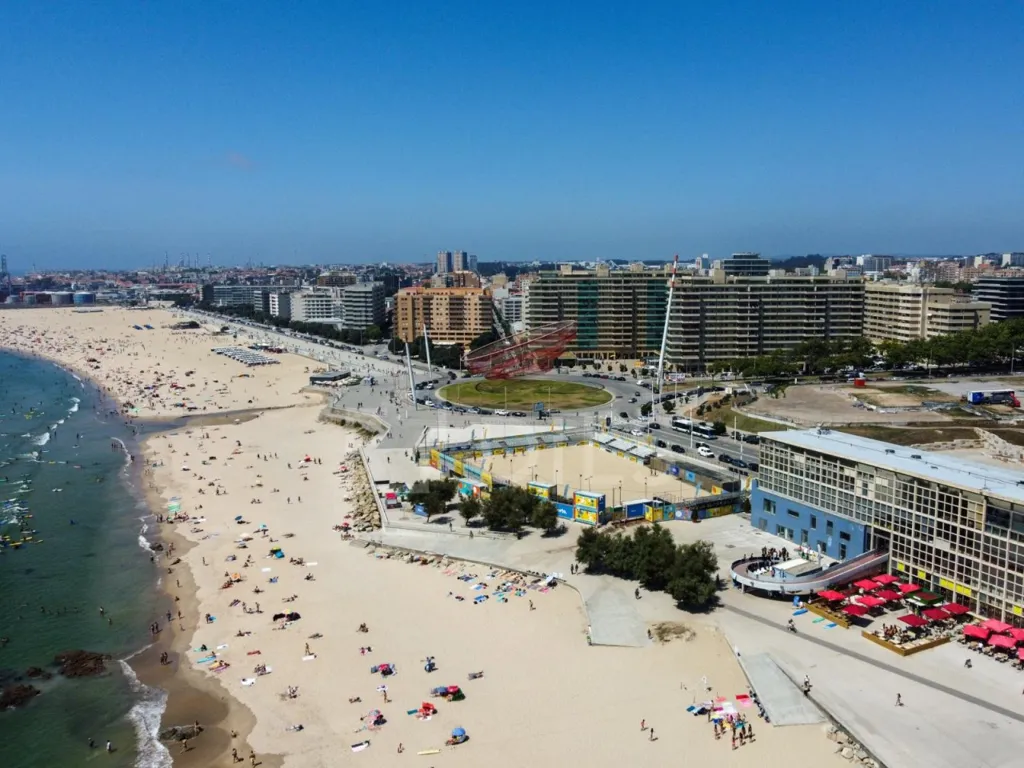 Contemporary Studio with Balcony in Matosinhos