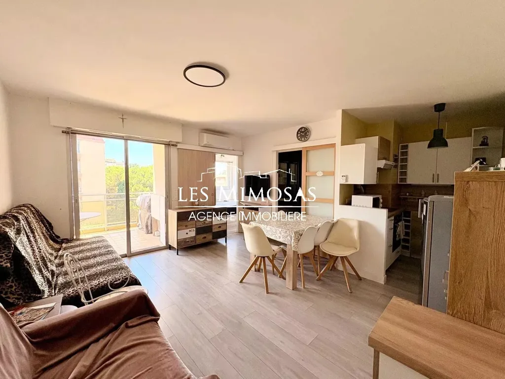 Elutuba - 2-Bedroom Flat with Terrace near Frejus-Plage