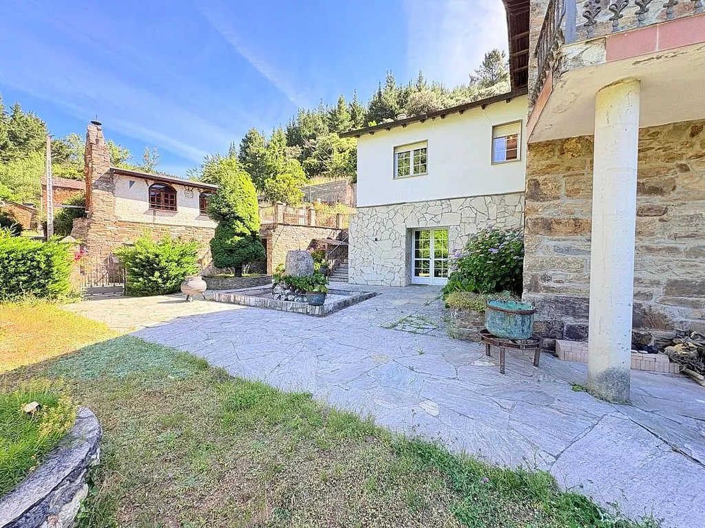 Terrass - Chalet with Terrace in Arganza
