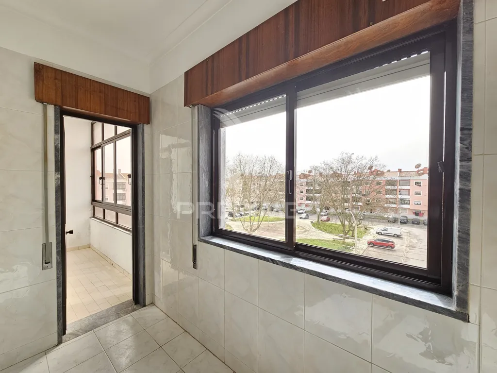 Entrée - Spacious T2 Apartment with Two Fronts in Pinhal Novo