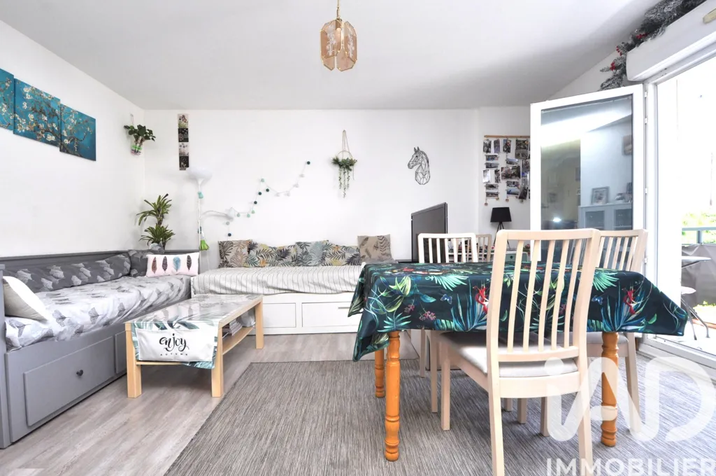 Dining Room - Apartment with Balcony in Arpajon Centre