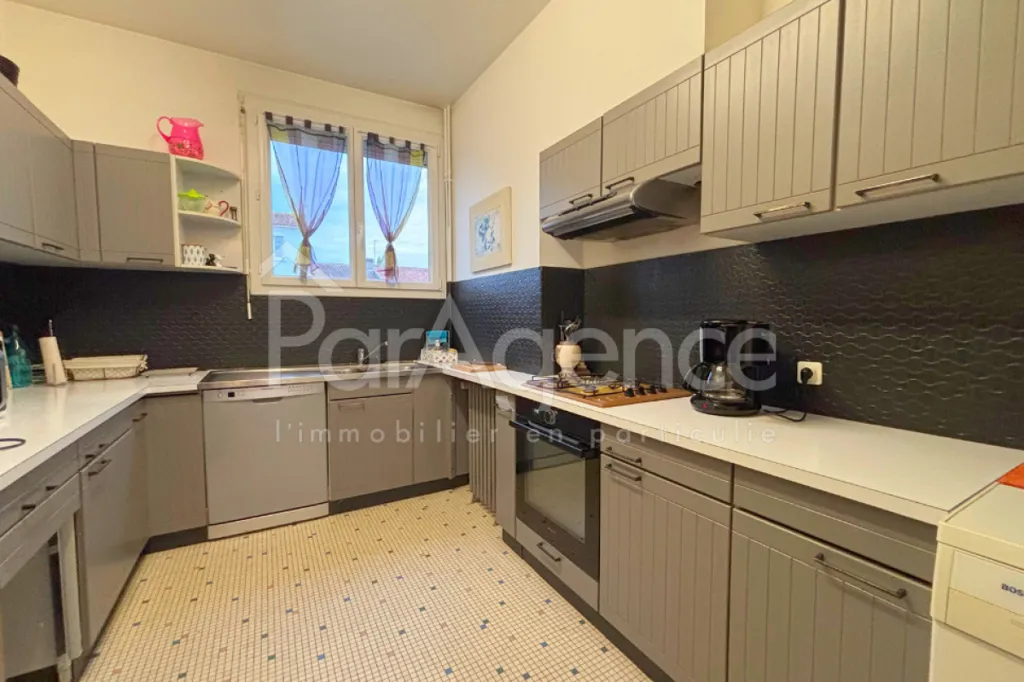 Cuisine - Appartement Traversant avec Balcon à Royan